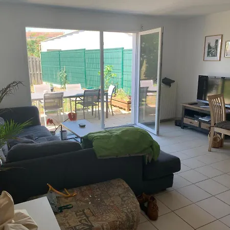 Agreable Maison De Ville Proche De La Plage Ferienhaus